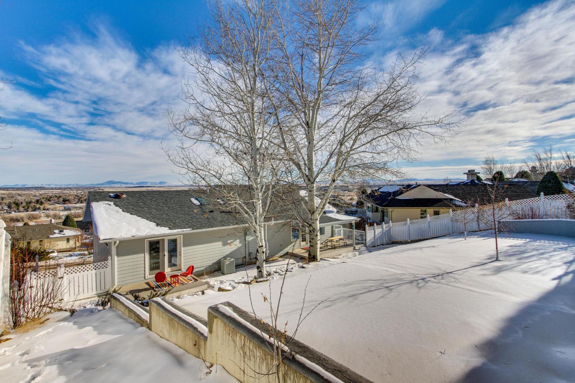 Inviting Great Falls Home With Wraparound Deck! Kültér fotó