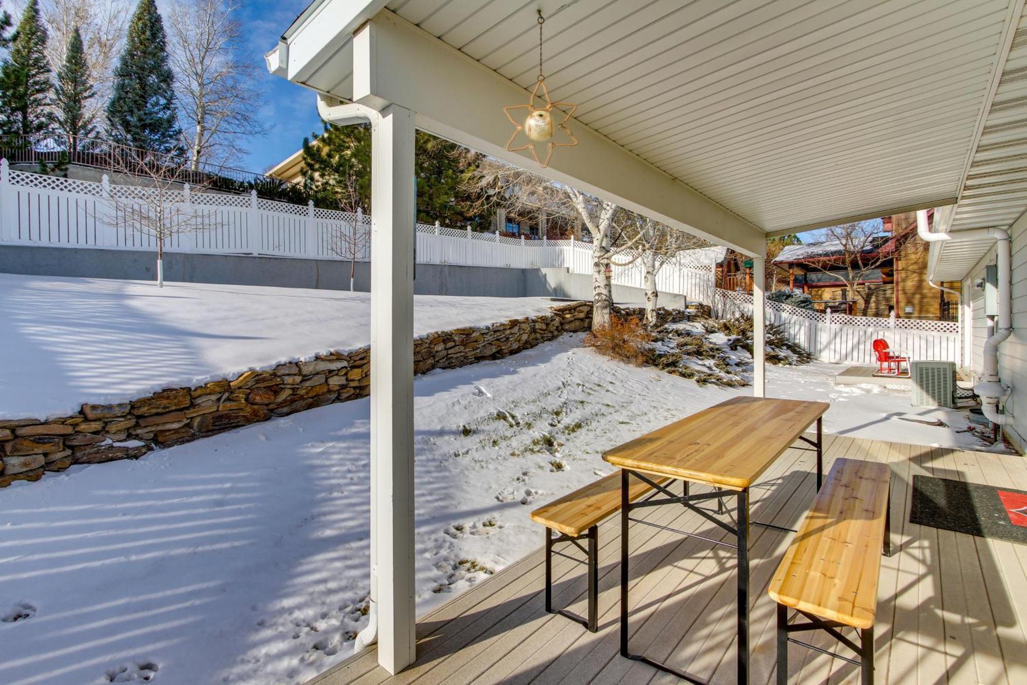 Inviting Great Falls Home With Wraparound Deck! Kültér fotó