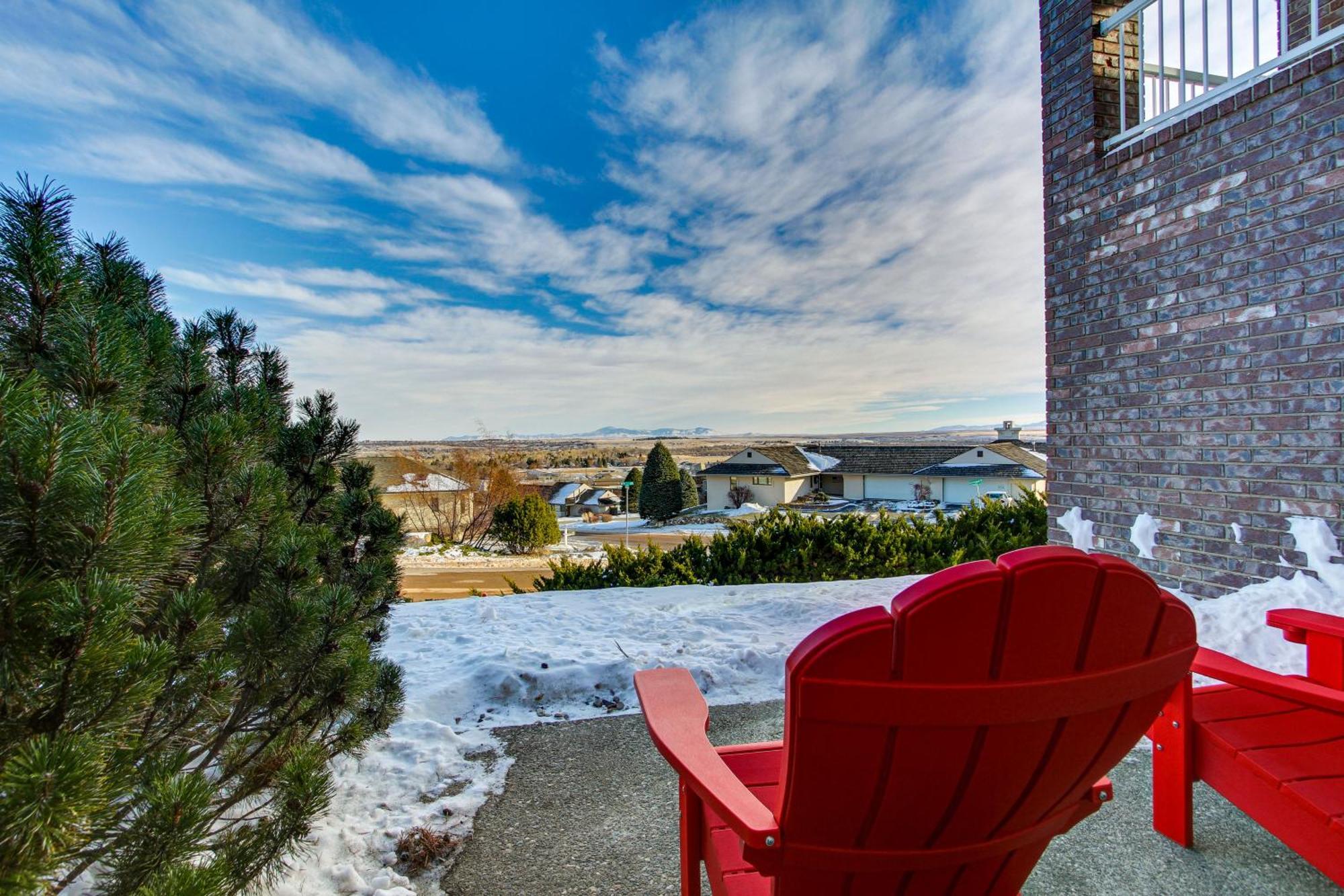 Inviting Great Falls Home With Wraparound Deck! Kültér fotó
