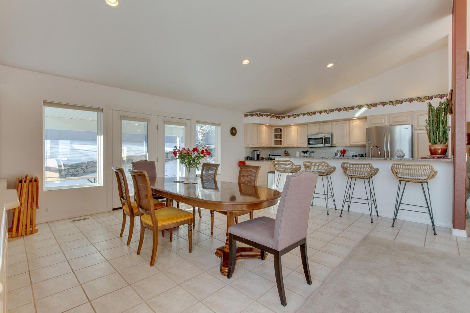 Inviting Great Falls Home With Wraparound Deck! Kültér fotó