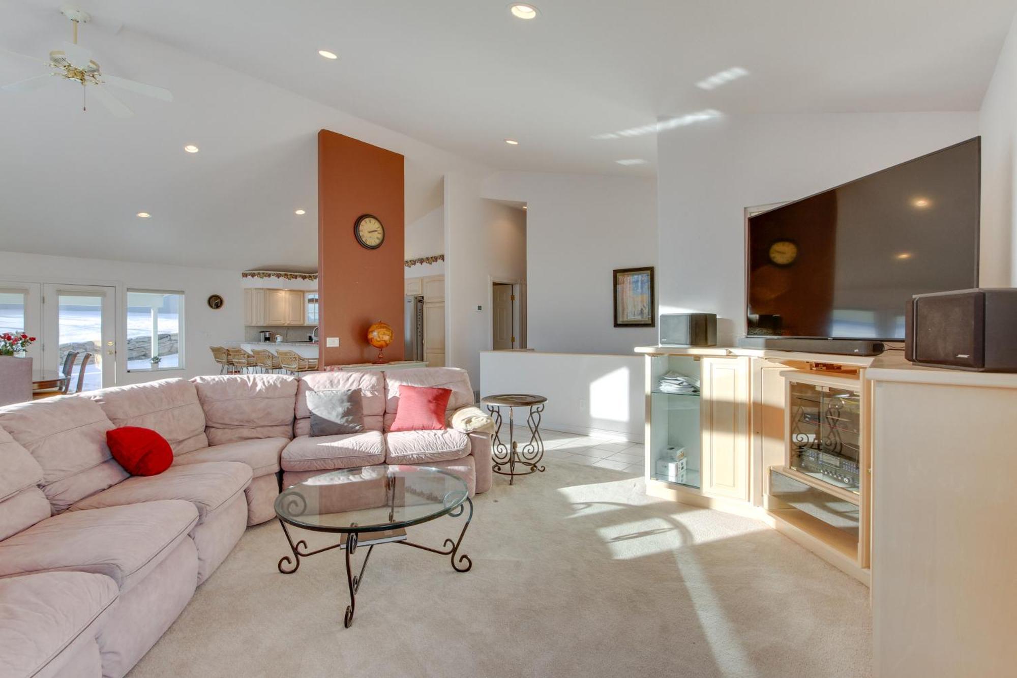 Inviting Great Falls Home With Wraparound Deck! Kültér fotó