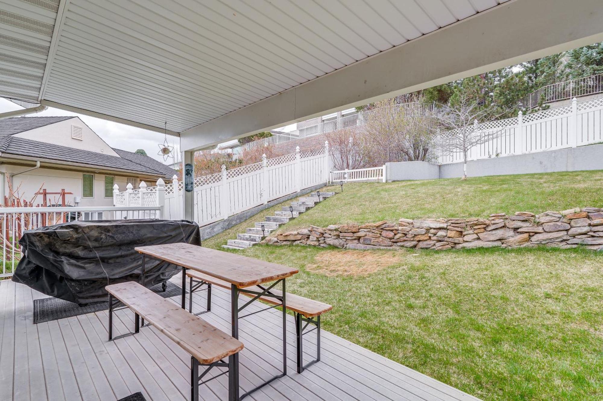 Inviting Great Falls Home With Wraparound Deck! Kültér fotó