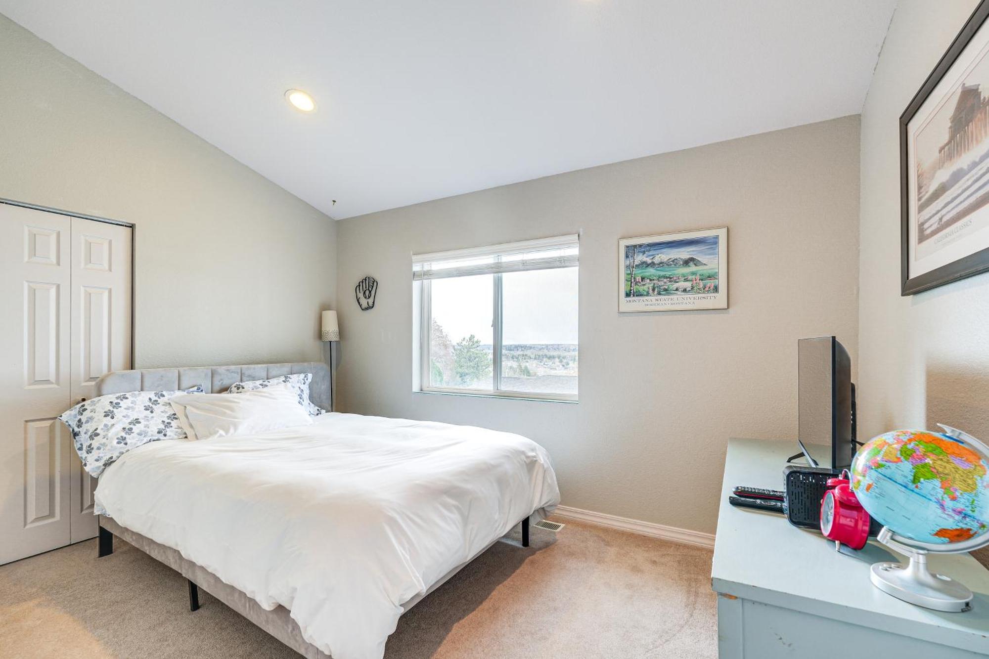 Inviting Great Falls Home With Wraparound Deck! Kültér fotó