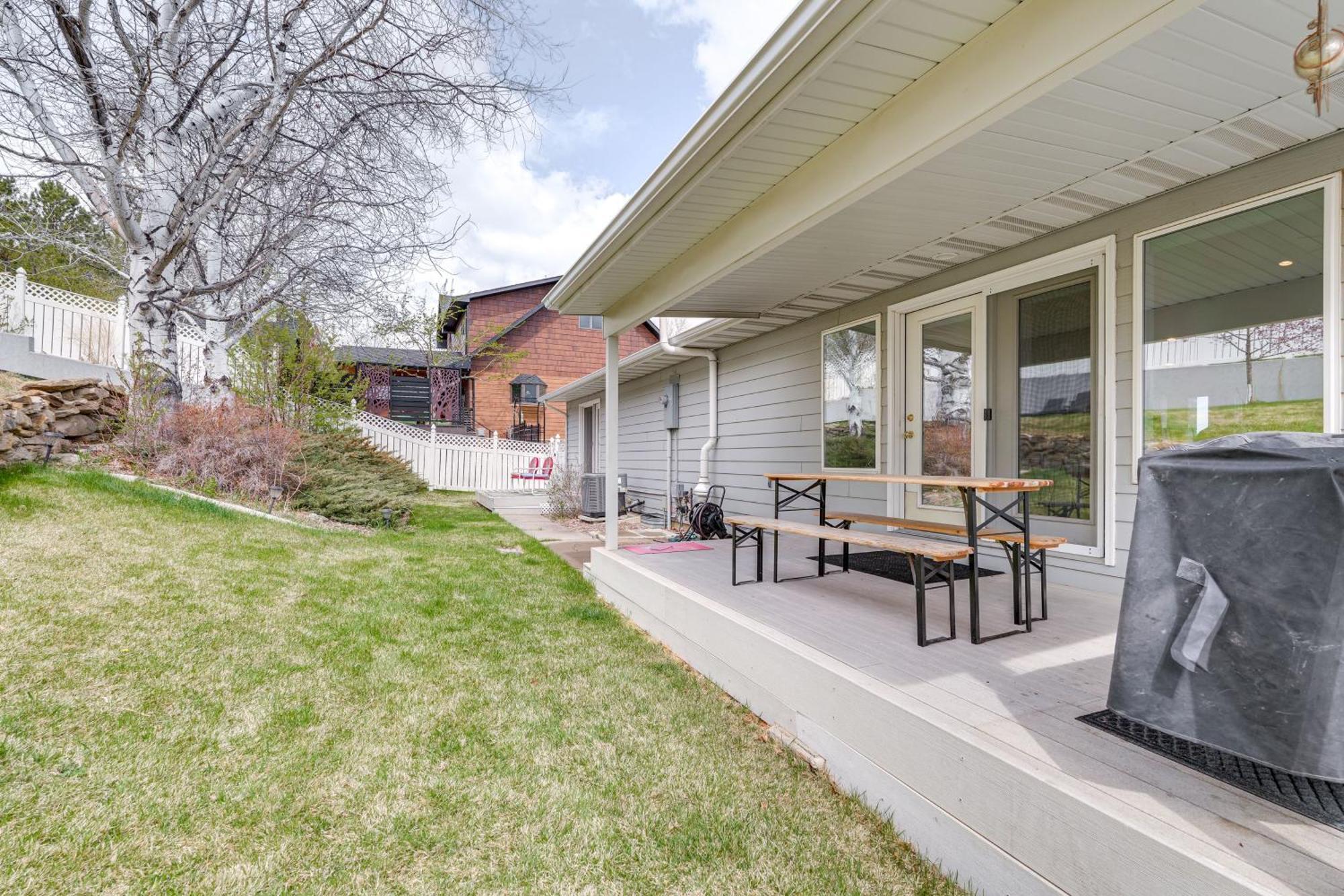 Inviting Great Falls Home With Wraparound Deck! Kültér fotó